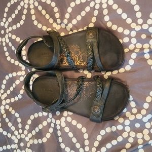 Comfy Aetrex sandals suede leather and cork